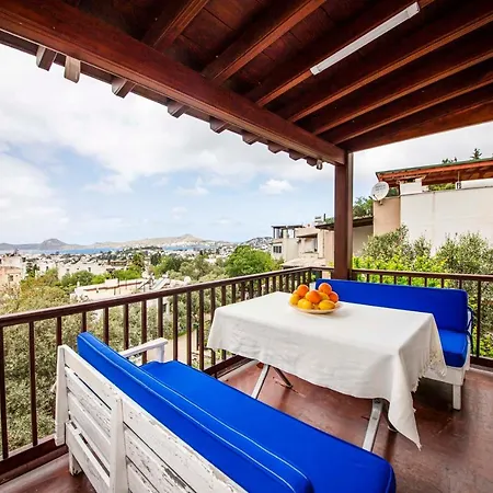 Gorgeous Villa With Balcony, Sea And Nature View, Shared Pool And Backyard In Bodrum Apartment Yalikavak
