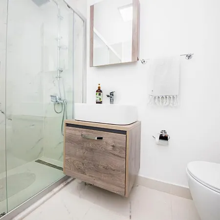 Gorgeous Villa With Balcony, Sea And Nature View, Shared Pool And Backyard In Bodrum * Yalikavak
